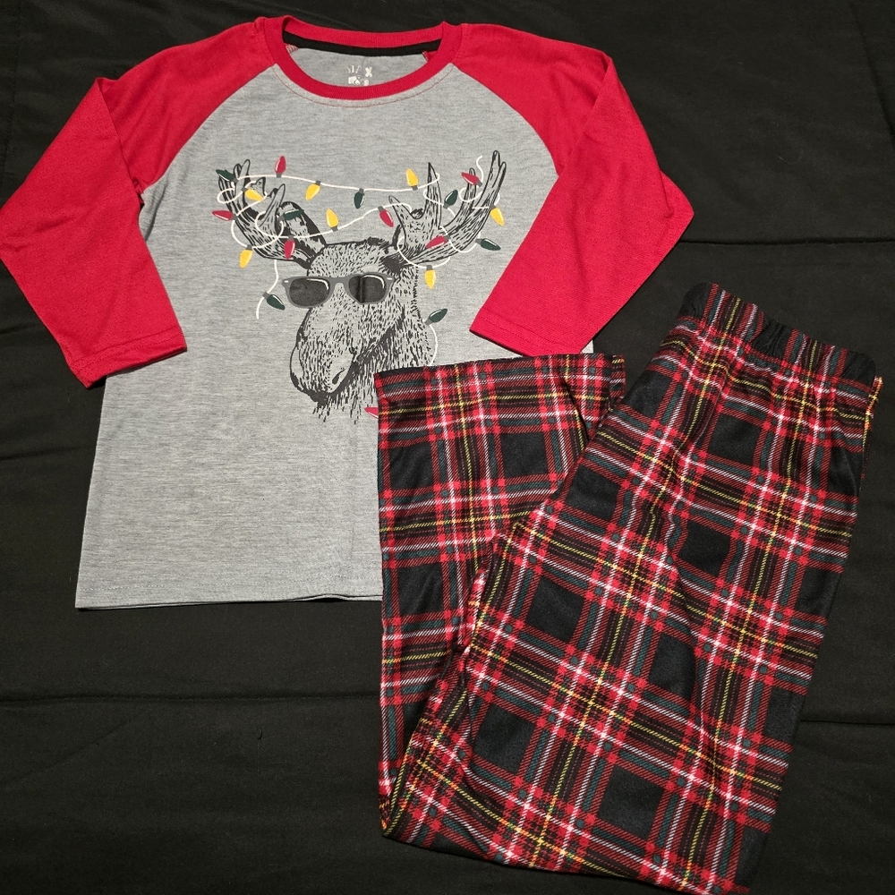 Max & Olivia‎ Boys Christmas Reindeer Pajamas Holiday Sleepwear Size Small 6/7